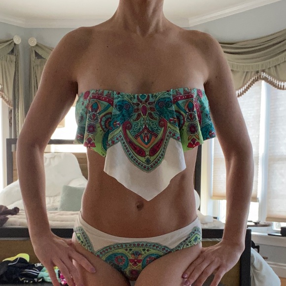 APT. 9 Boho Halter Ruffle Strap or Strapless Bikini - Picture 8 of 10